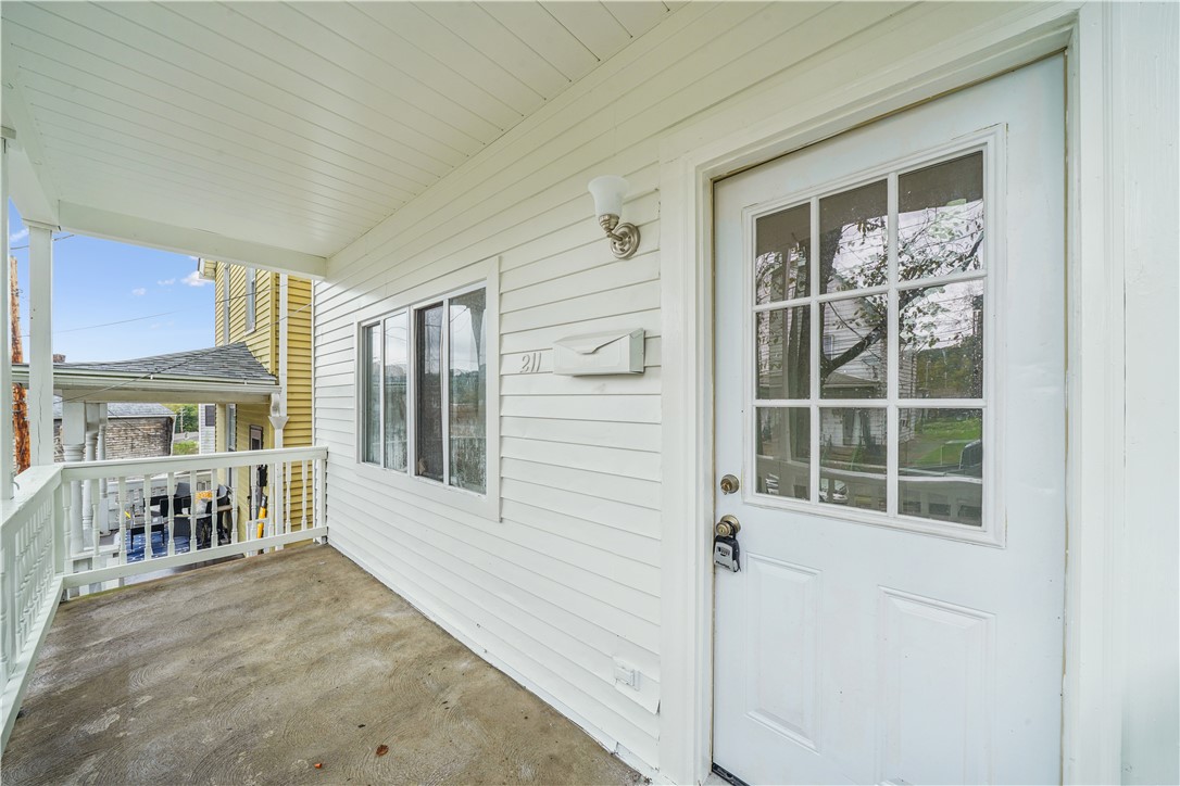 211 Short St — photo 1