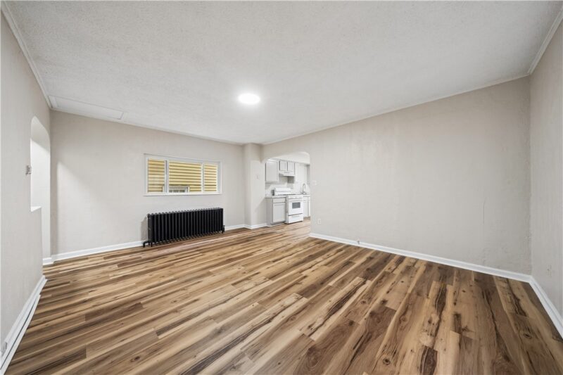 211 Short St — photo 3