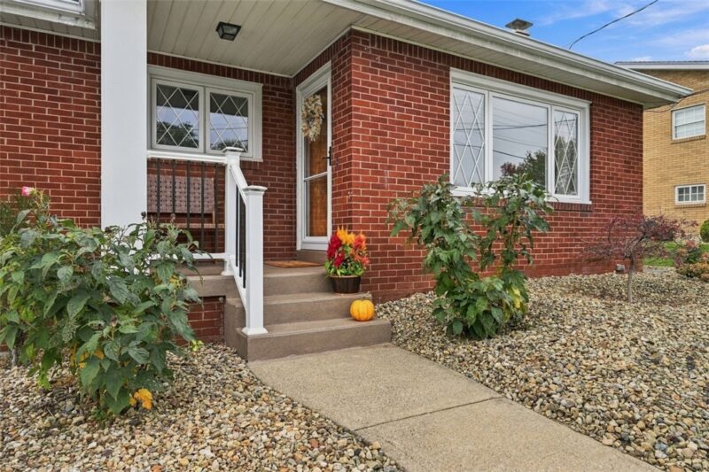 221 Locust Ave — photo 4