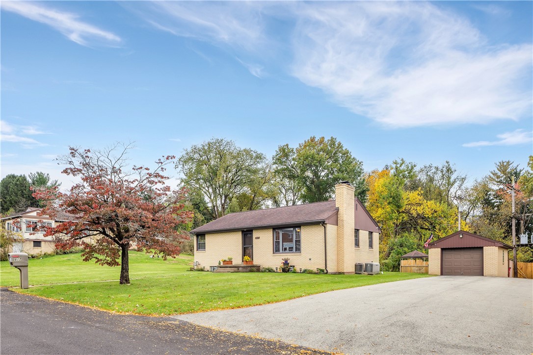 817 Lakeview Dr — photo 1