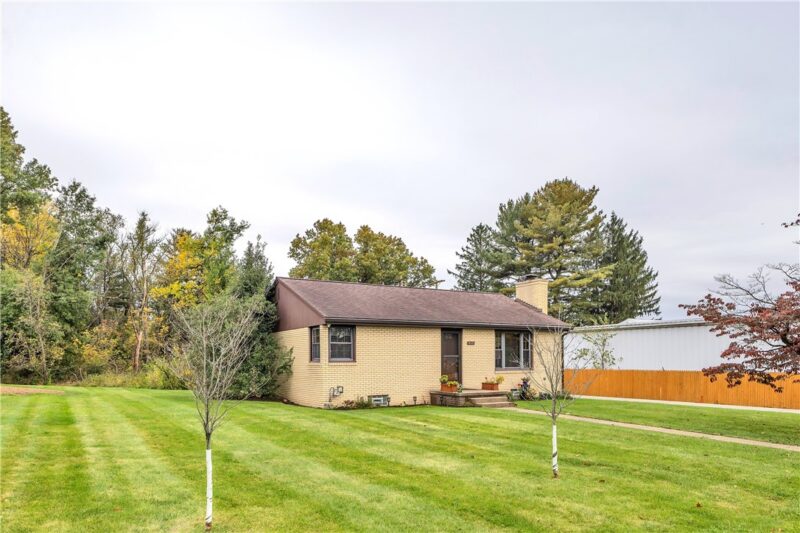 817 Lakeview Dr — photo 3