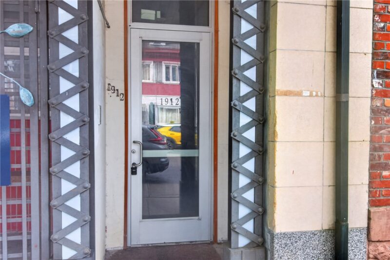 1912 Jane St 4 — photo 2