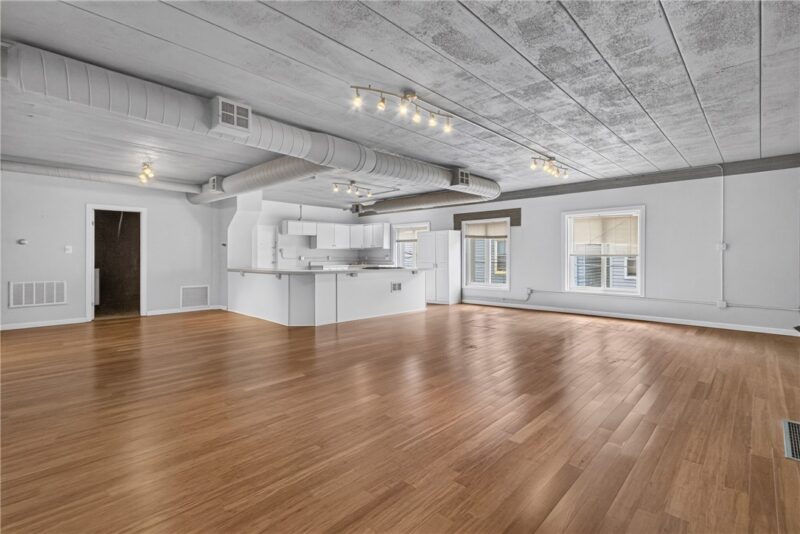 1912 Jane St 4 — photo 7