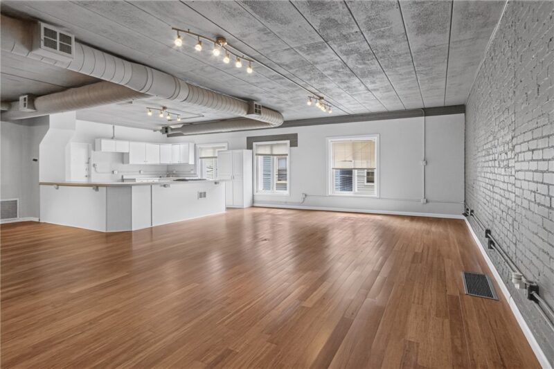 1912 Jane St 4 — photo 8