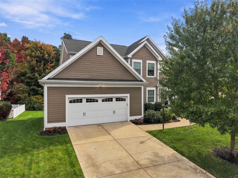 210 Pinnacle Ct — photo 2