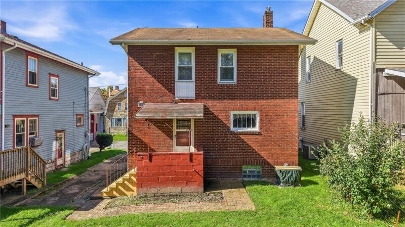 77 Flowers Ave — photo 4