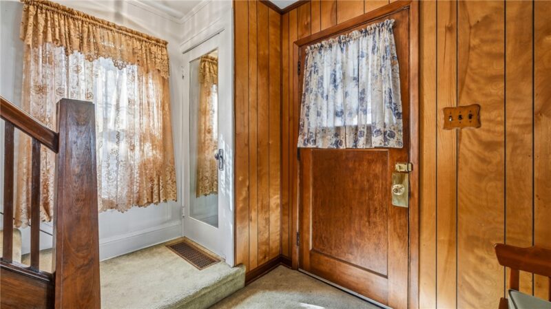 77 Flowers Ave — photo 6