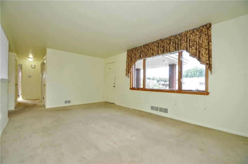 303 Meadow — photo 3