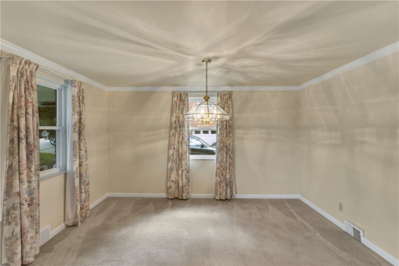 2714 Gould Drive — photo 8