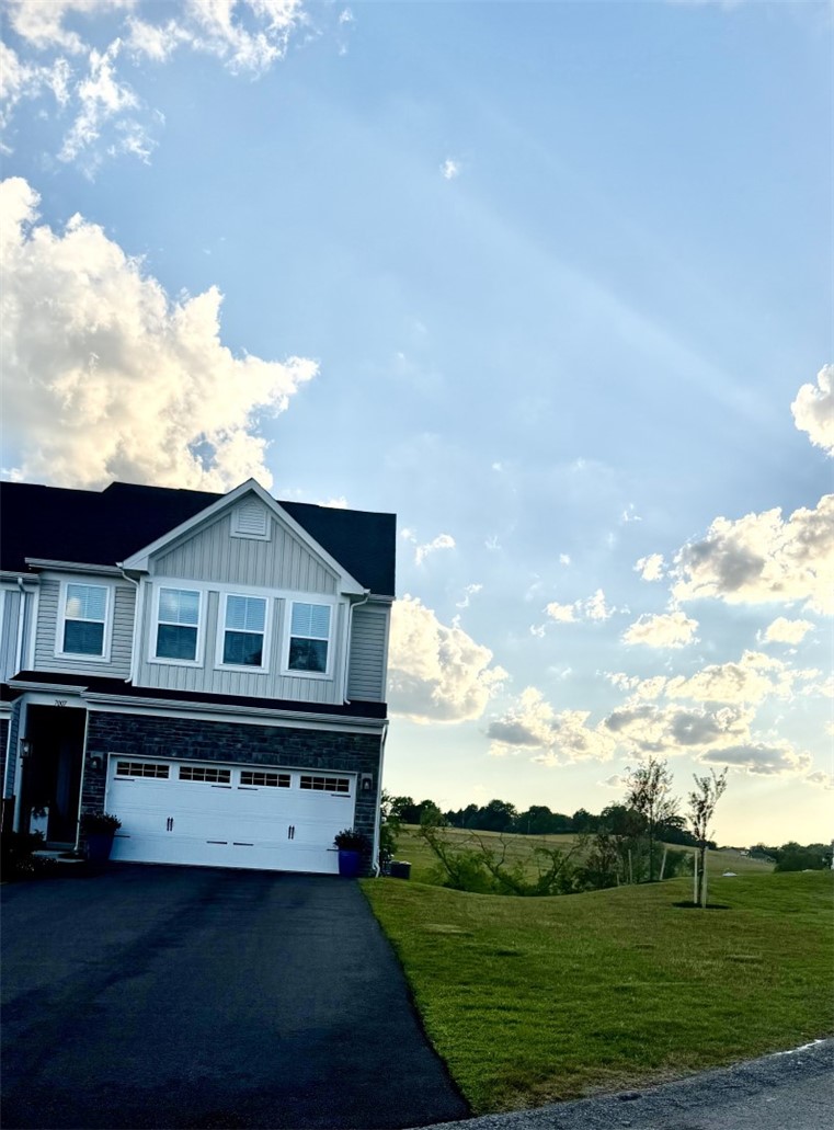 7007 Wellington Ct — photo 1