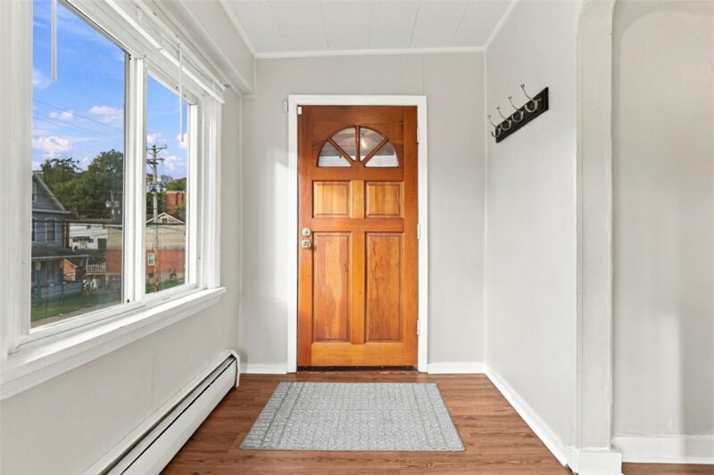 136 Ormsby Avenue — photo 3