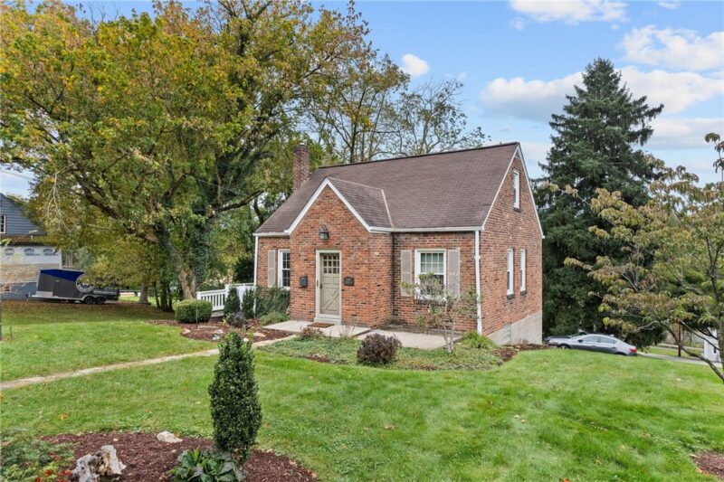 2300 Longcrest Ave — photo 3