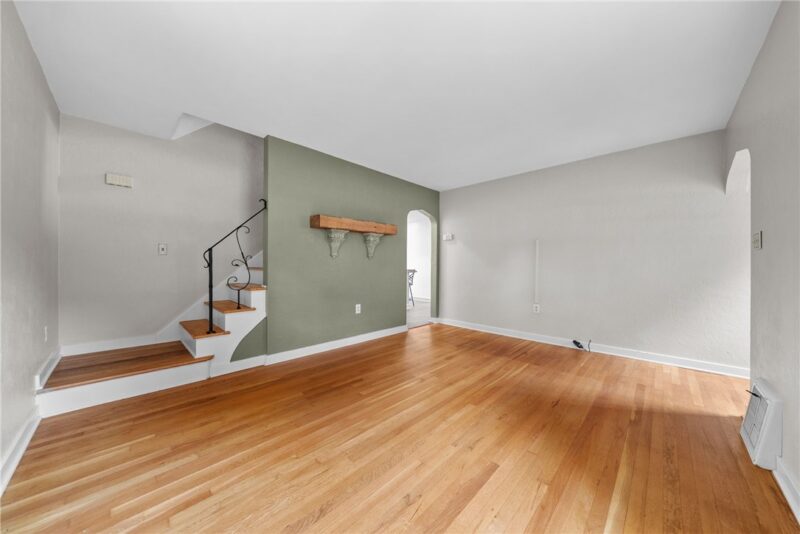2300 Longcrest Ave — photo 6