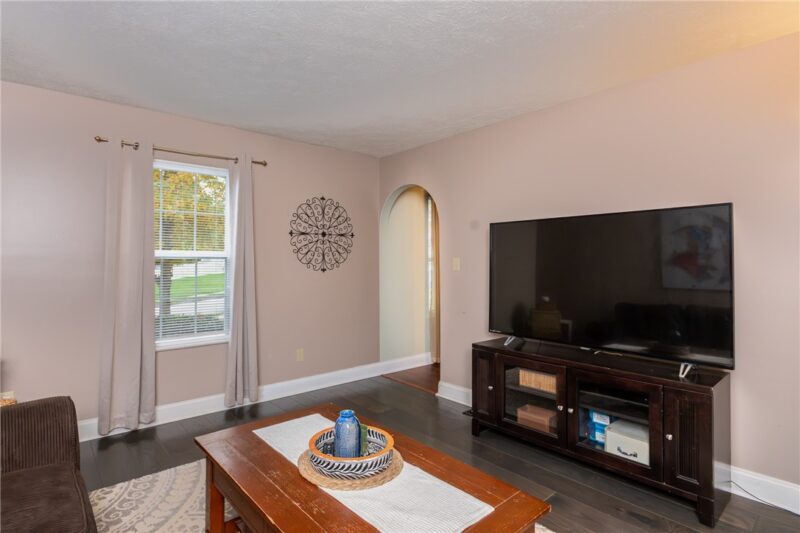 1438 Sandstone Ct W — photo 4