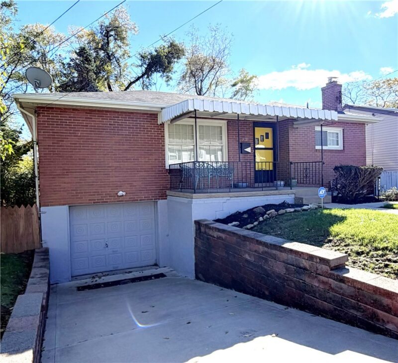 328 Marshall Dr — photo 3
