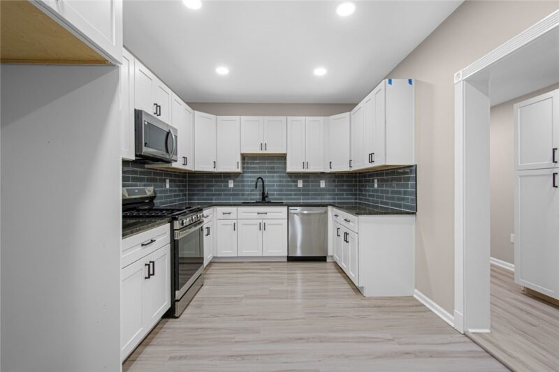 435 Broadway Street — photo 8