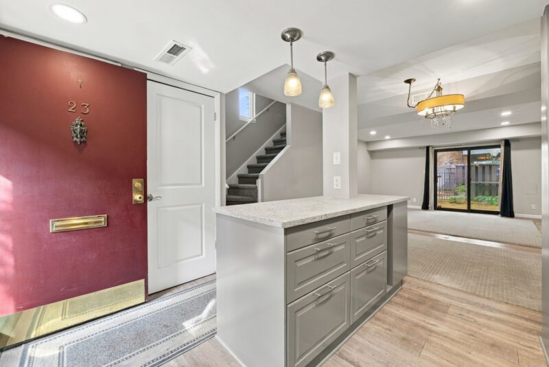 23 Foster Square — photo 4