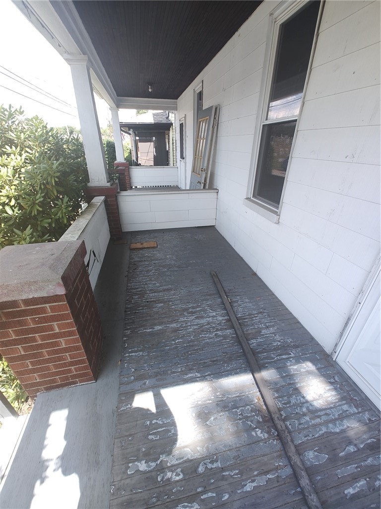 180 Connellsville St — photo 4