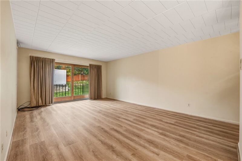 322 Forest Green Drive 322 — photo 5