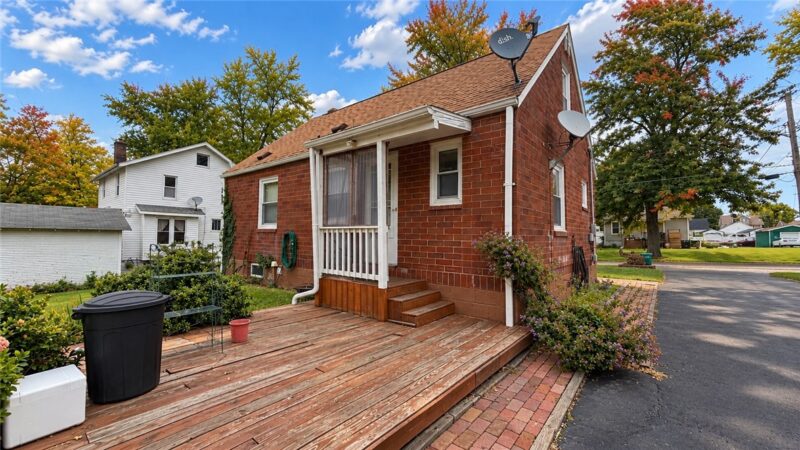 19 Cecil Ave — photo 2