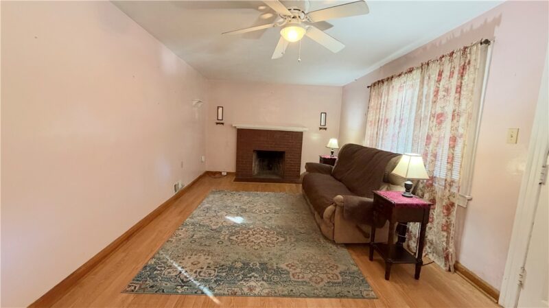 19 Cecil Ave — photo 4