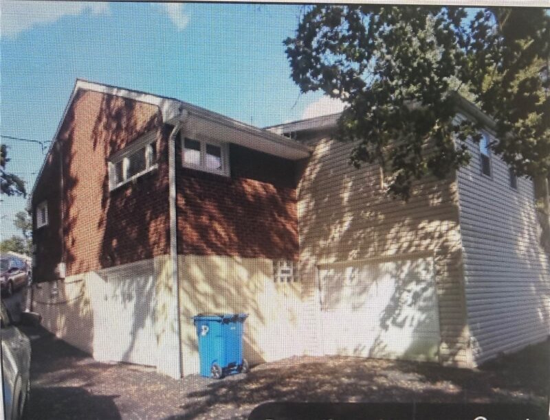 621 Springdale Dr — photo 2