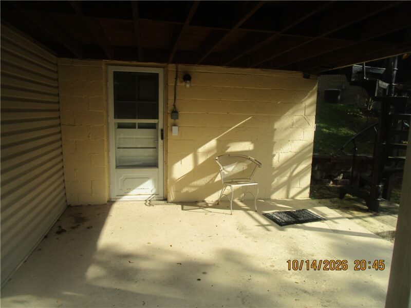 621 Springdale Dr — photo 7