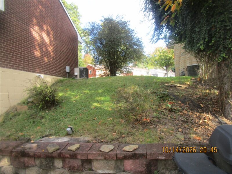 621 Springdale Dr — photo 8