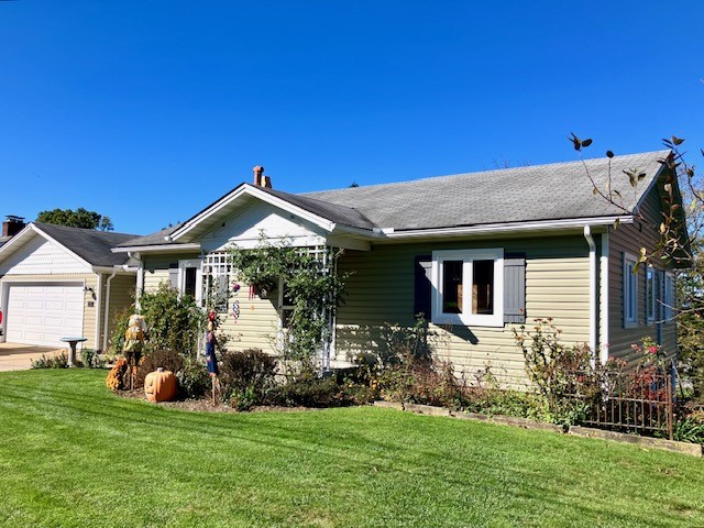 212 Churchill Street — photo 2