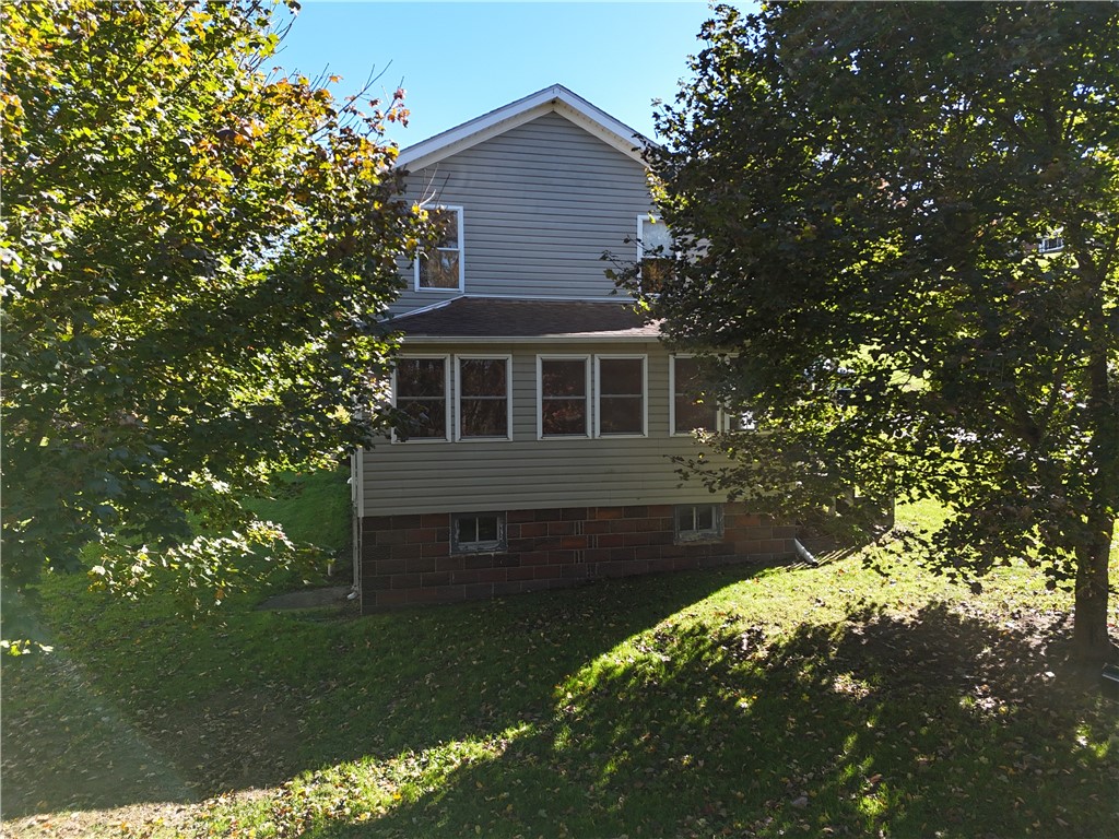 102 Oak Ave — photo 1