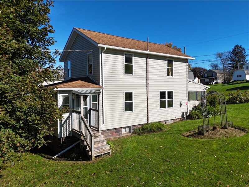 102 Oak Ave — photo 3