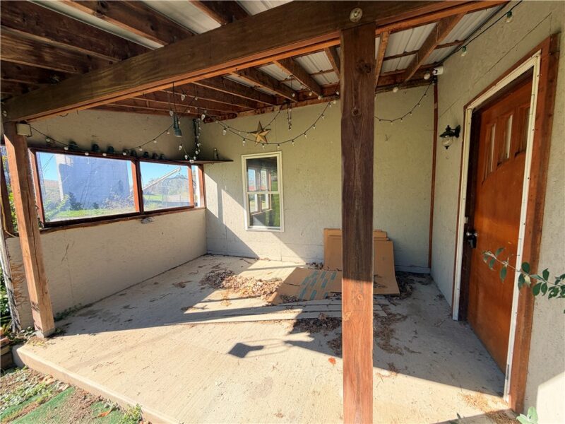 102 Oak Ave — photo 4