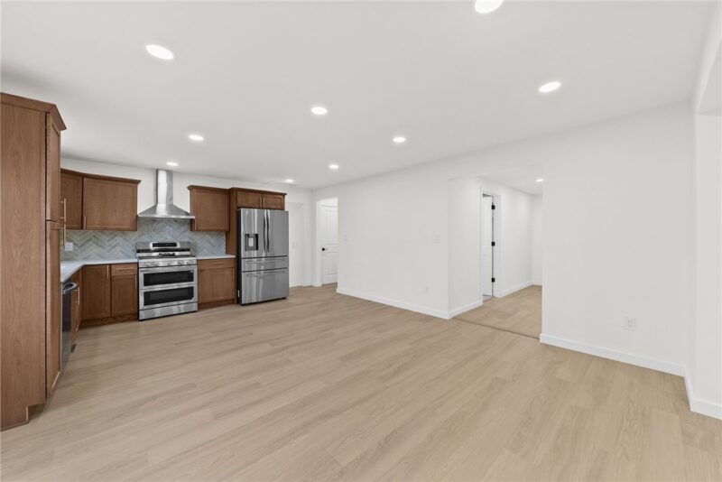 170 Belmont Ave — photo 8