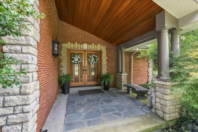136 South DRIVE — photo 2