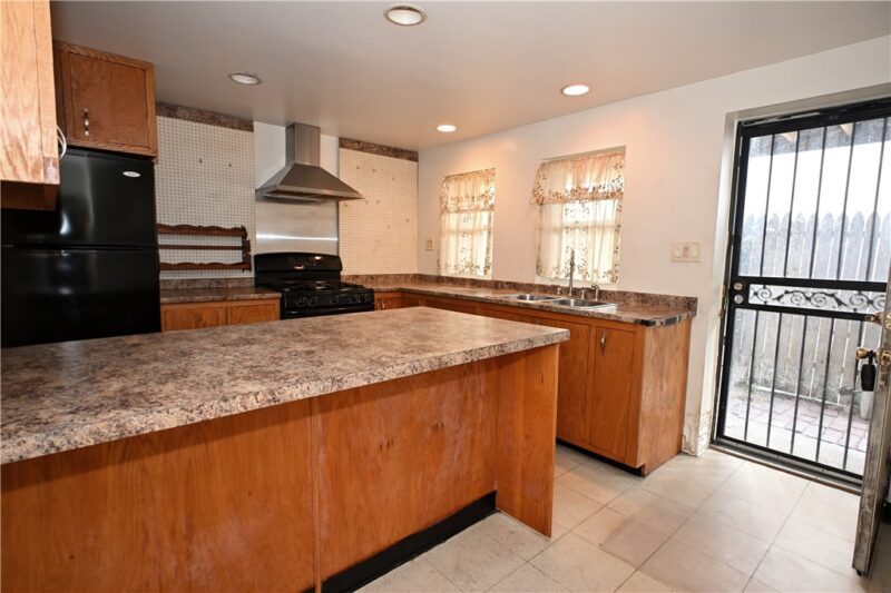 1822 Fox Way — photo 7