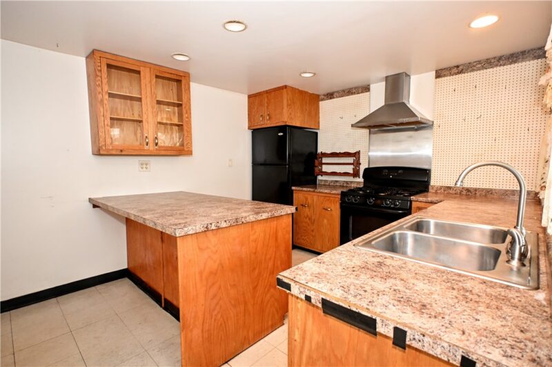 1822 Fox Way — photo 8