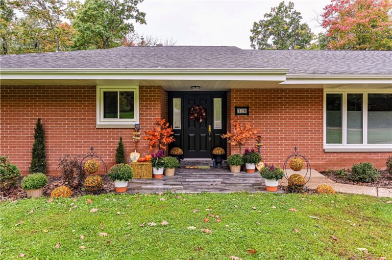 219 Maple Dr — photo 2