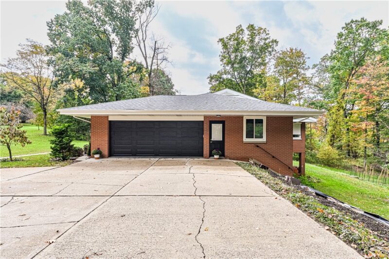 219 Maple Dr — photo 4