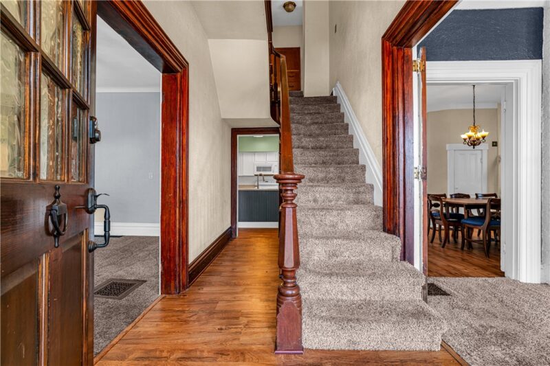 607 Walnut St — photo 2