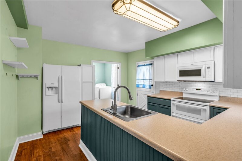 607 Walnut St — photo 8