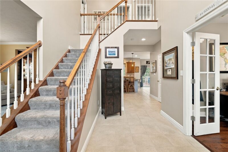 621 Alex Ct — photo 3