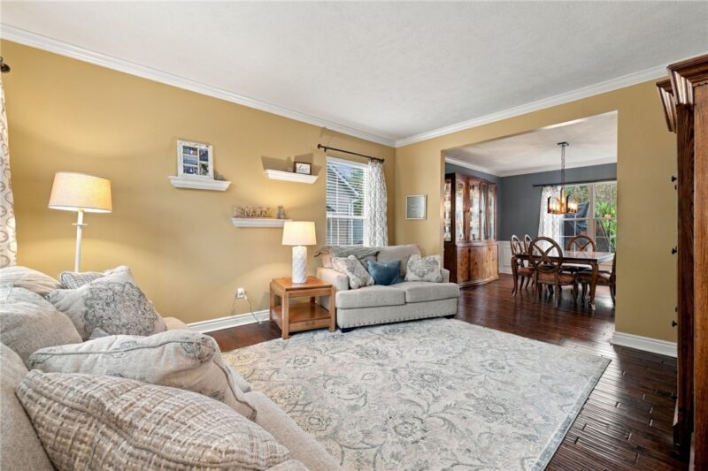 621 Alex Ct — photo 5