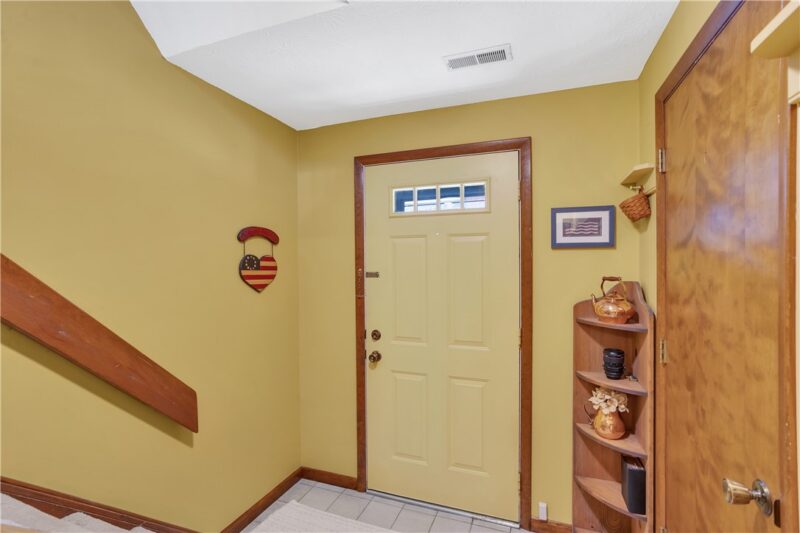 114 Longfellow Ct — photo 4