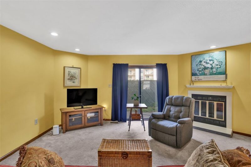 114 Longfellow Ct — photo 6