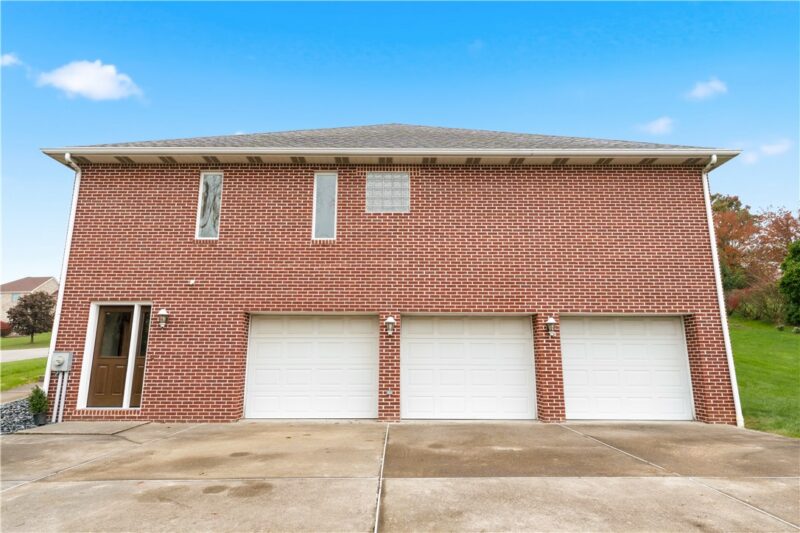 365 Saratoga Dr — photo 3