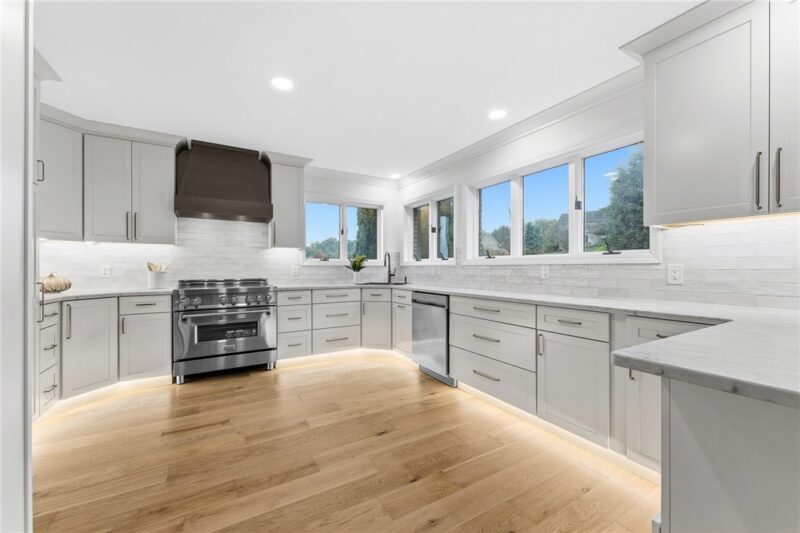 365 Saratoga Dr — photo 6