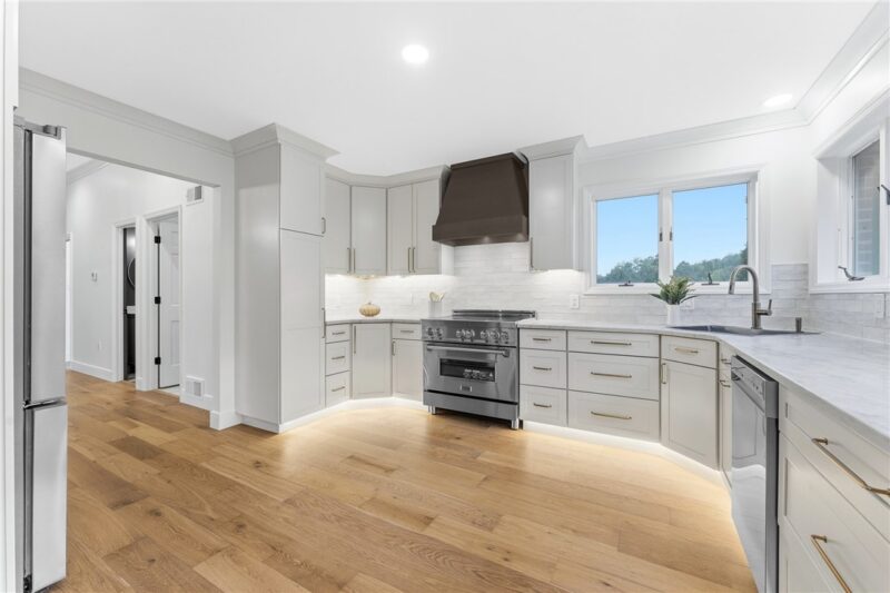 365 Saratoga Dr — photo 7