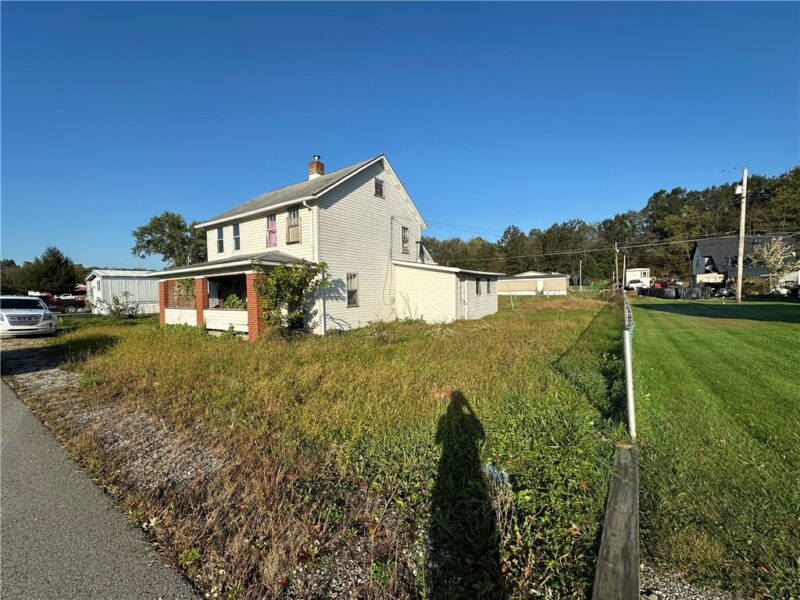1115 Manor Ave — photo 2