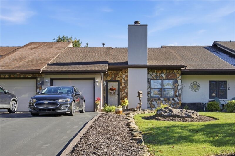 137 Oak Dr — photo 3
