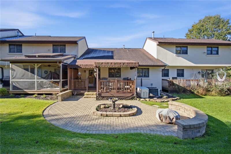 137 Oak Dr — photo 8